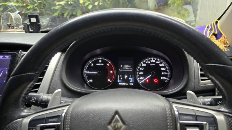 MITSUBISHI Pajaro Sport 2015