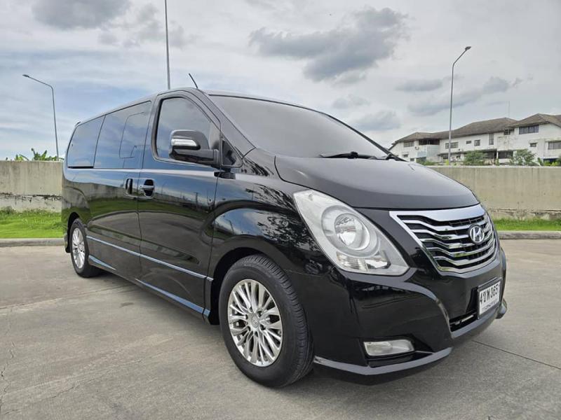 HYUNDAI H1 2015