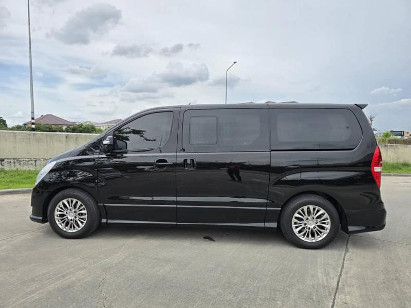 HYUNDAI H1 2015