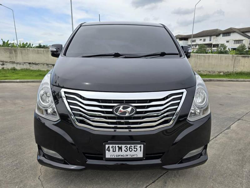 HYUNDAI H1 2015
