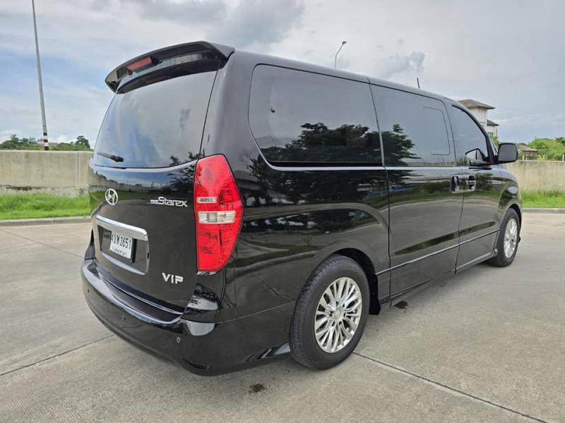 HYUNDAI H1 2015