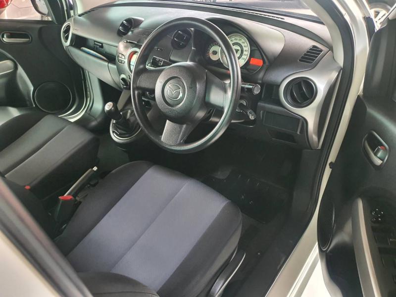 MAZDA mazda 2 2010