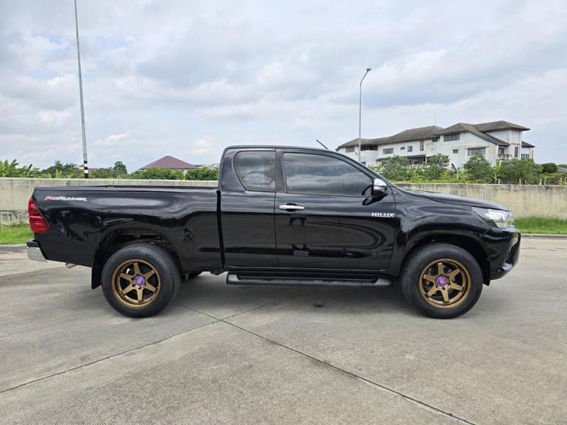 TOYOTA Revo 2.4E Prerunner 2010