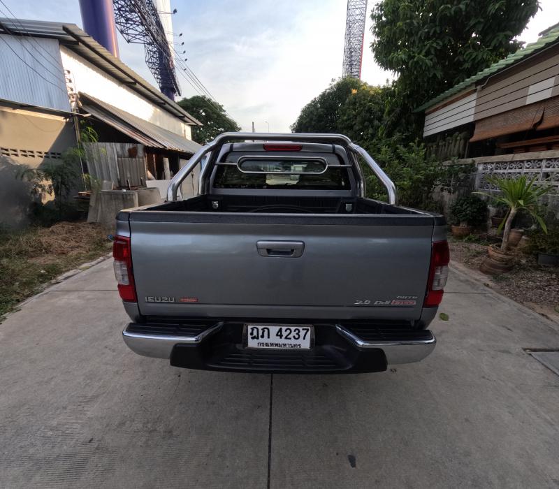 ISUZU 3000 cc 2005