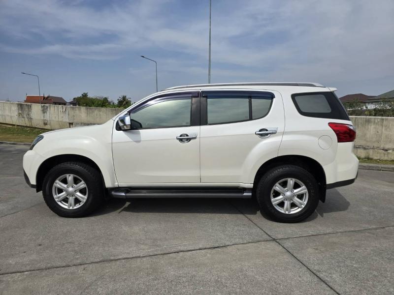 ISUZU MuX 3.0 2WD 2014
