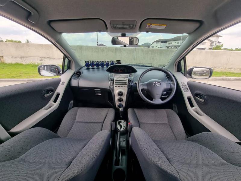 TOYOTA Yaris 1.5E 2013