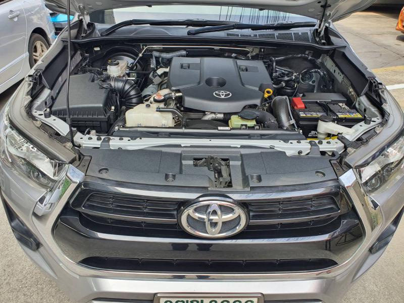 TOYOTA Hilux Revo 2.4 Entry 2021
