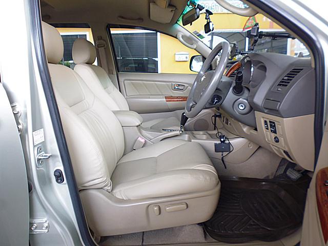 TOYOTA FORTUNER 3.0V  2010