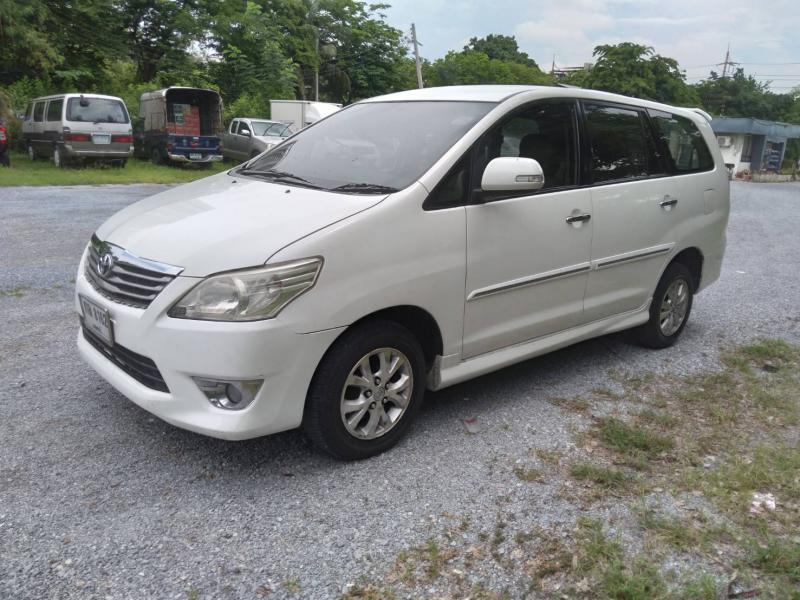 TOYOTA INNOVA 2012