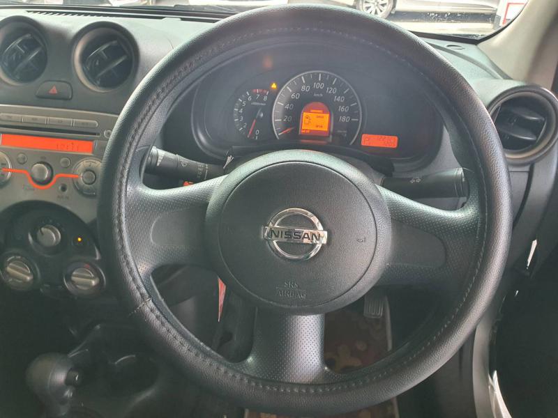 NISSAN March 1.2EL 2011