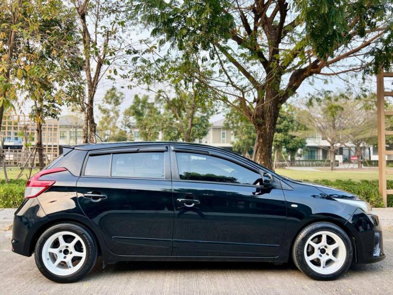 TOYOTA Yaris 1.2E 2014