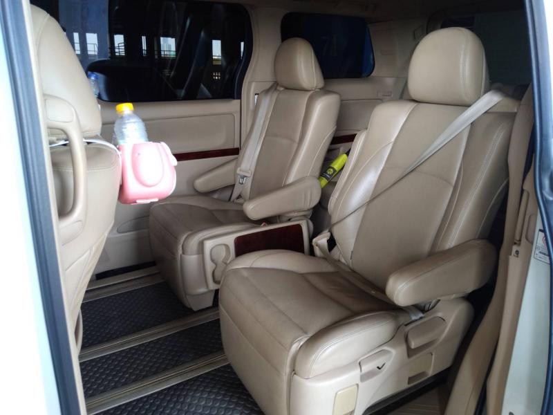 TOYOTA ALPHARD 2010