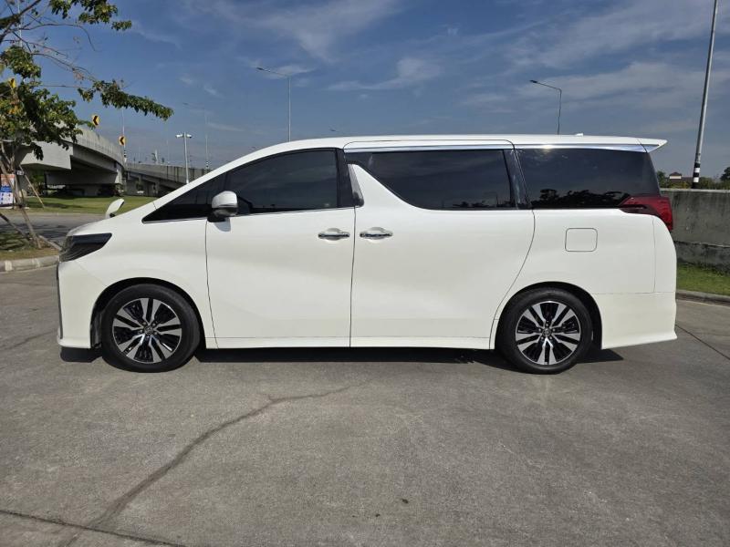 TOYOTA Alphard 2020