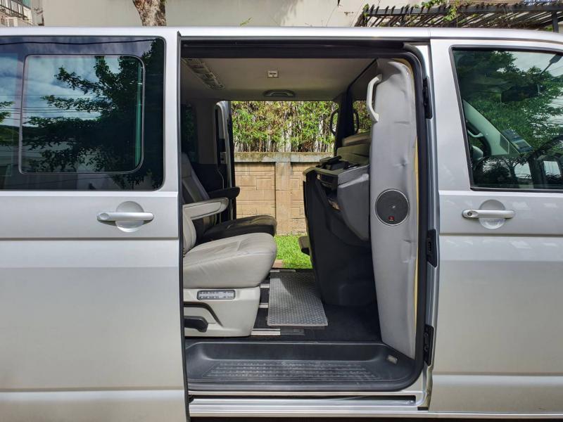 VOLKSWAGEN Caravelle T5 2.0 TDi 2012