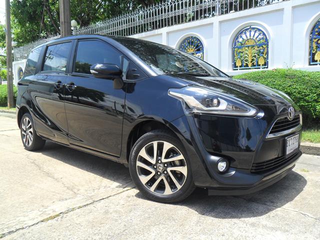TOYOTA Sienta 2016