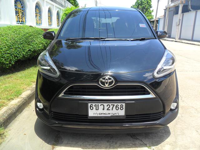 TOYOTA Sienta 2016
