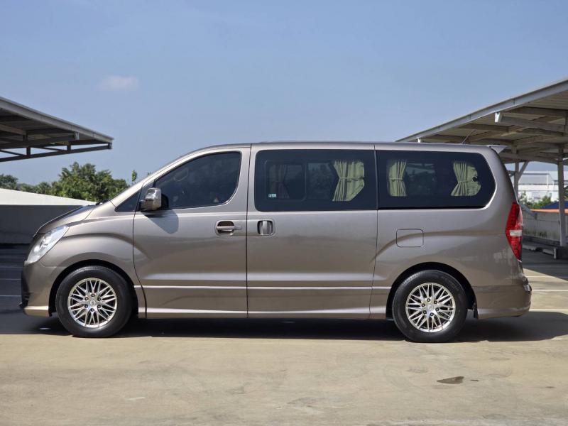 HYUNDAI H1 Grand Starex 2016