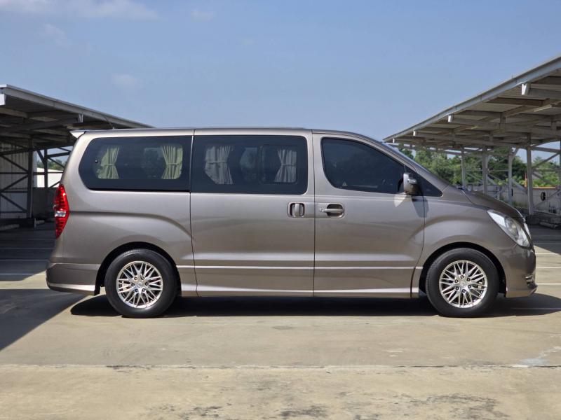 HYUNDAI H1 Grand Starex 2016