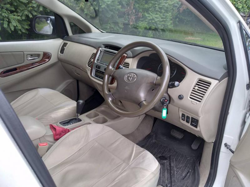 TOYOTA INNOVA 2012
