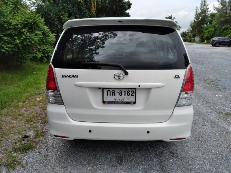 TOYOTA INNOVA 2012