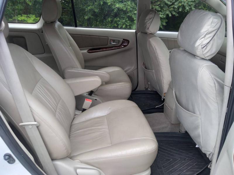 TOYOTA INNOVA 2012